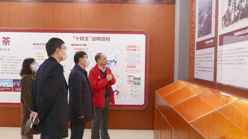 互联网-梧州支局-亚洲版365betasia_365网手机版下载_h365官方登录平台梧州市中心支局前往梧州中茶茶叶有限公司开展“学习党的二十大 服务实体经济迈上新征程”主题党日活动-20230111.jpg